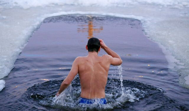 Свято Водохреща: як язичницькі вірування поєднались з християнськими обрядами