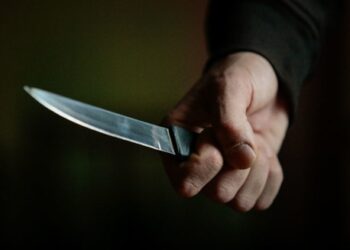 Тальнівчанин напав із ножем на двох знайомих: один із них помер на місці