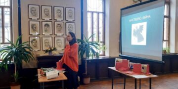 У Кропивницькому художниця-поетеса презентувала книгу про російсько-українську війну. ФОТО |  – Новини Кропивницького і Кіровоградщини