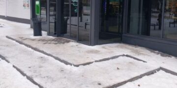 У Кропивницькому склали 20 протоколів за неприбраний сніг на тротуарах. ФОТО |  – Новини Кропивницького і Кіровоградщини