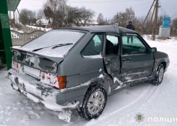 У Пліщині не змогли розминутись два автомобіля: троє осіб травмовано —Хмельнитчина
