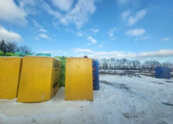 У Смілі продовжують встановлення вікон у пошкоджених вибухом будинках. Про будівництво знесених будинків поки не говорять — Новости Черкасс