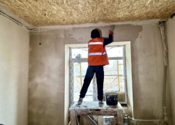 У Запоріжжі ремонтують будинки, постраждалі від ракетних атак – на якій стадії роботи | Новости Запорожья