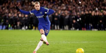 Украинец Мудрик получил свою первую награду в Англии