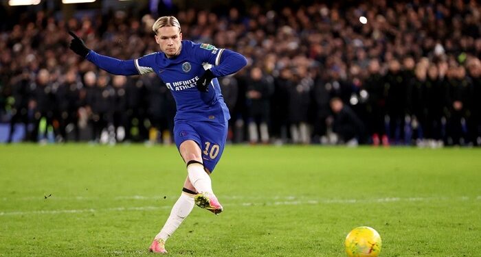 Украинец Мудрик получил свою первую награду в Англии