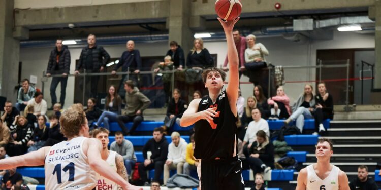 Українці за кордоном: Войналович набрав 11 очок в Єврокубку, результативні ігри Мироненко та Ковальова – Федерація баскетболу України