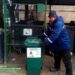 В одному з районів Львова встановили 10 контейнерів для збору бляшанок на окопні свічки