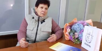 В Умані мати загиблого воїна передала три квадрокоптера для військових