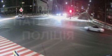 Водій Nissan скоїв ДТП у Тернополі та втік