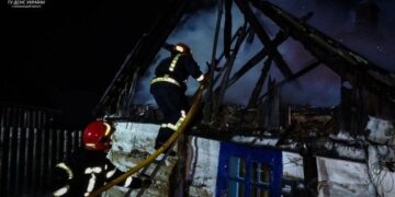 За добу на Шепетівщині рятувальники ліквідовували дві пожежі —Хмельнитчина