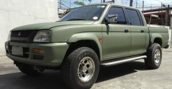 За кошти меценатів та міжнародних партнерів: Тисменицька міська рада доставила на передову 15 автомобілів