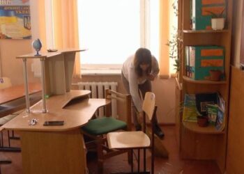 Збили 3 ракети та одну людину досі шукають: в ОВА опублікували оновлену інформацію щодо атаки —Хмельнитчина