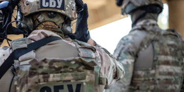 Злочинці нібито допомагали працевлаштуватися за кордоном, але брали гроші та зникали | Новости Запорожья