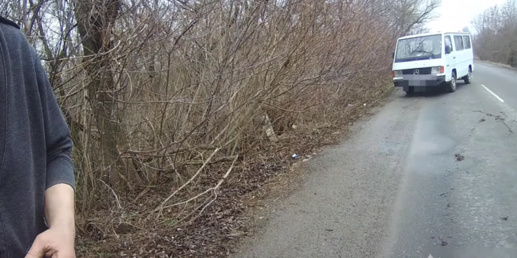 Автомобіль вийшов з ладу: на Черкащині поліцейський допоміг пенсіонеру дістатися дому (ВІДЕО) – Новини Черкасс