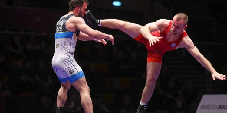 Грушин завоював срібло на чемпіонаті Європи у Бухаресті | Боротьба |