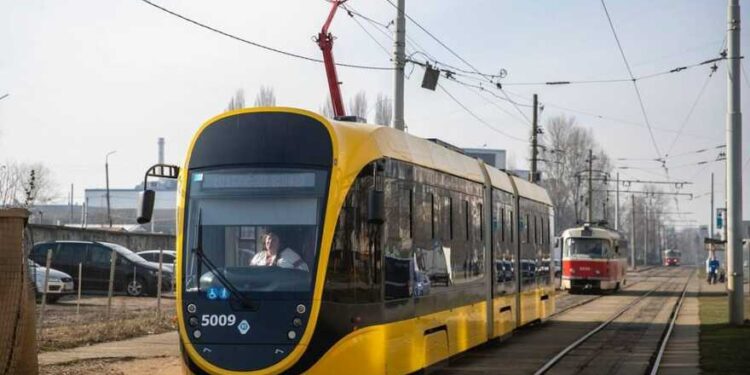 У Києві серйозно змінили проїзд громадського транспорту: маршрути | Новини Київ