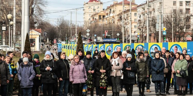 У Запоріжжі вшанували пам’ять загиблих, акція до других роковин повномасштабного вторгнення | Новини Запоріжжя
