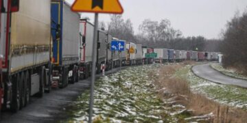 Польські фермери заблокували рух вантажівок у пункті пропуску «Ягодин – Дорогуськ» – ЭКОНОМИКА