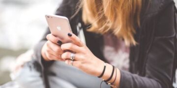 Аферисти продовжують розсилку SMS-повідомлень: постраждала мешканка Шепетівщини —Хмельнитчина