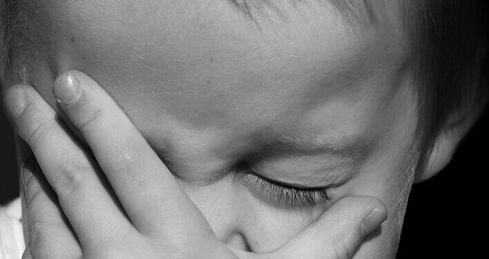 Бабця знущалася з внуків на Кременеччині – дітей відібрали