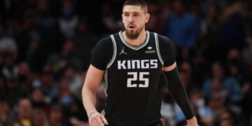 Лень у матчі з Денвером оновив особистий рекорд результативності у сезоні | Баскетбол |