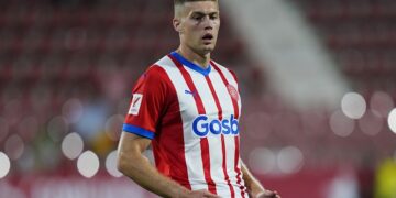 Довбик снова получил награду лучшего игрока месяца в «Жироне»