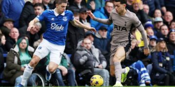 «Эвертон» и Миколенко на последних секундах вырвали ничью с «Тоттенхэмом»