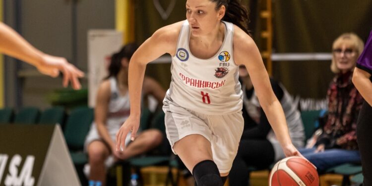 Франківськ-Прикарпаття обіграв Київ-Баскет, завдавши киянкам першої поразки в сезоні – Федерація баскетболу України