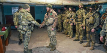 Гірник з ДТЕку отримав нагороду Золотий хрест за бойові заслуги | Новости Запорожья