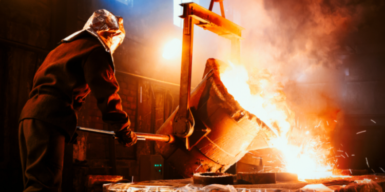 Група «Метінвест» за рік скоротила виробництво сталі майже на третину, готової продукції – на 18% – Экономика