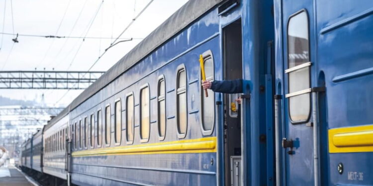 Із Запоріжжя курсують безкоштовні евакуаційні потяги – виїхати можна до Львова і Хмельницького | Новости Запорожья