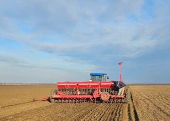 Компанія “ПАЕК” почала посівну льону, коріандру та ярового ячменя на Миколаївщині » Миколаївський Оглядач