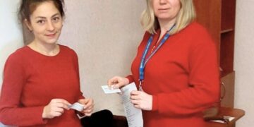 Міграційники оформили перший паспорт 34-річній черкащанці — Новости Черкасс