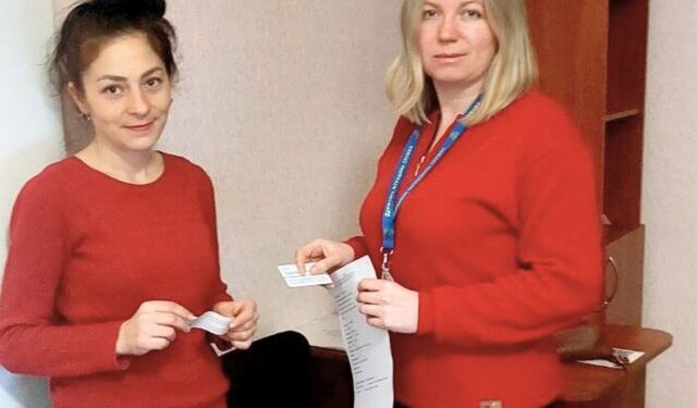 Міграційники оформили перший паспорт 34-річній черкащанці — Новости Черкасс