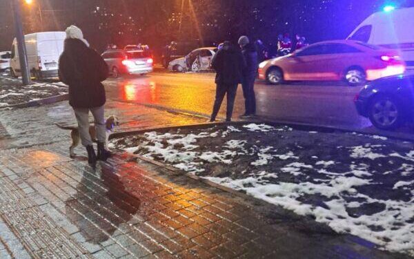 На Київській серйозна аварія: зіштовхнулось три авто | Терміново новини Тернополя