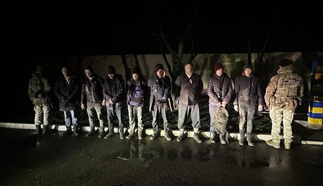 На Одещині вісім чоловіків намагались незаконно перетнути кордон