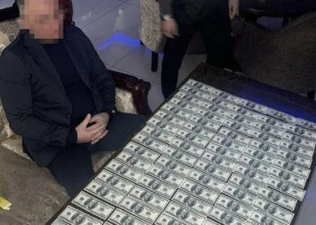 На Одещині затримали депутата районної ради за підозрою у вимаганні 20 тисяч доларів