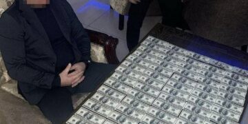 На Одещині затримали депутата районної ради за підозрою у вимаганні 20 тисяч доларів