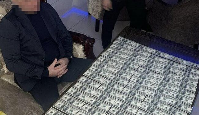 На Одещині затримали депутата районної ради за підозрою у вимаганні 20 тисяч доларів