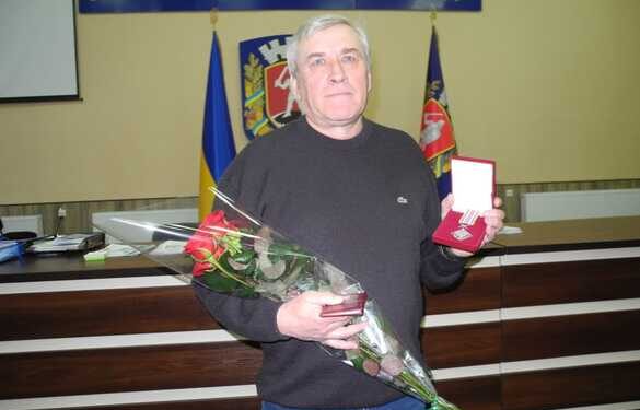 На Звенигородщині педагог отримав медаль від РНБО