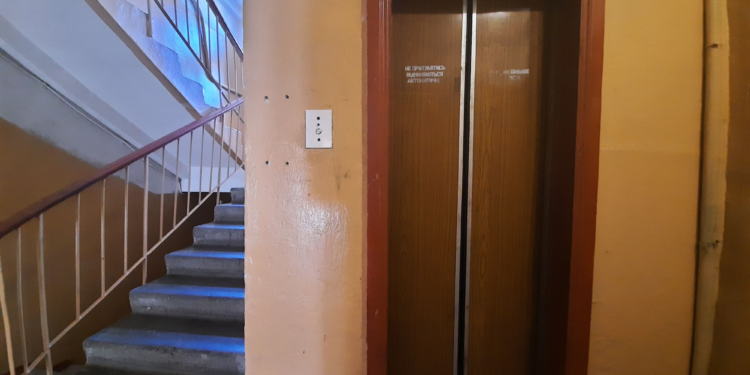 Не працюють ліфти в Полтаві: розірвали договір з підрядником