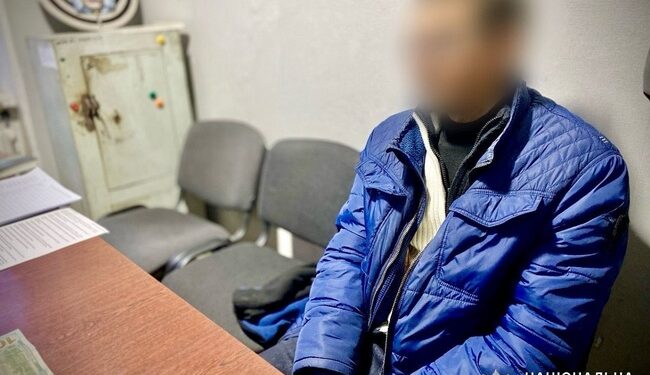 Підозрюваний у крадіжці намагався підкупити поліцейського в Одесі