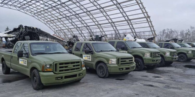 Пікапи для ЗСУ хочуть звільнити від мит та податків | |
