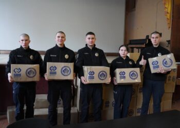 Півтори сотні продуктових наборів передали курсантам-переселенцям, які навчаються в Кропивницькому. ФОТО | – Новини Кропивницького і Кіровоградщини