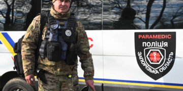 Поліцейський-парамедик розповів про роботу в прифронтових містах Запорізької області – історія правоохоронця | Новости Запорожья
