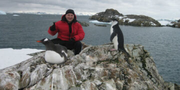 Полярник з Лисянки товаришує з пінгвінами Антарктиди і вболіває за людей України — Новости Черкасс