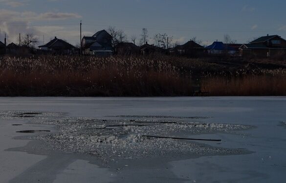 Рятували собаку: на Золотоніщині троє людей провалились під кригу