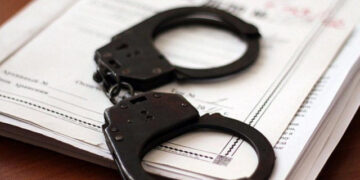 СБУ викрила нові схеми для ухилянтів, серед затриманих – воєнком, який вимагав хабарі за бронювання від призову – Экономика