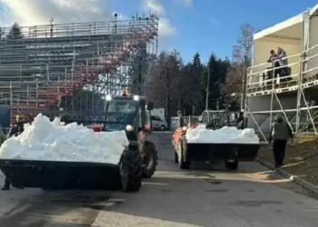 Старт чемпионата мира может быть отложен после шторма на арене | Биатлон |