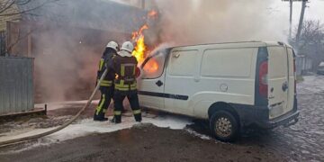 У Черкаському районі загорілося авто (ФОТО)